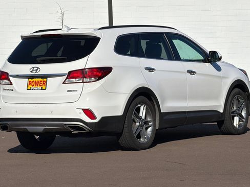 Used 2017 Hyundai Santa Fe SE image 4