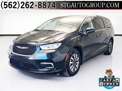 Used 2022 Chrysler Pacifica Touring-L