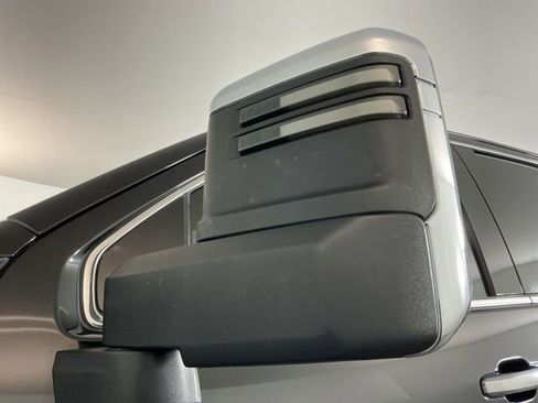 Used 2024 GMC Sierra 2500 Denali Ultimate AWD/4WD image 12