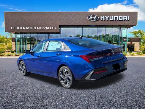 New 2025 Hyundai Elantra SEL image 4