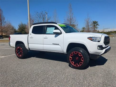 Used 2019 Toyota Tacoma SR5 image 2