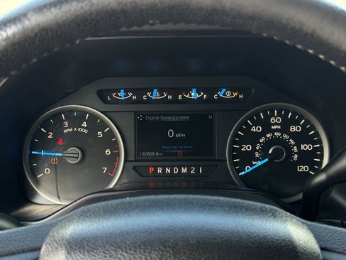 Used 2015 Ford F150 XLT w/ Equipment Group 301A Mid image 29