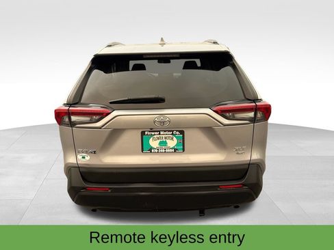 Used 2021 Toyota RAV4 XLE AWD/4WD image 7