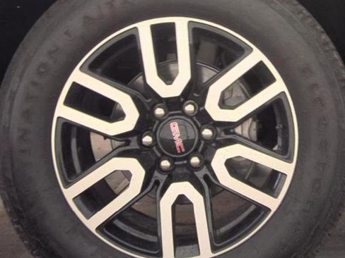 Used 2020 GMC Sierra 1500 AT4 w/ AT4 Premium Package image 9