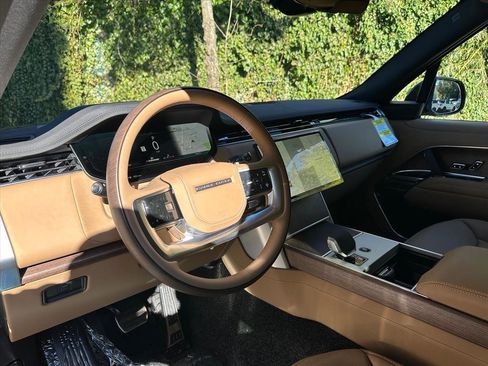 New 2026 Land Rover Range Rover SE image 10