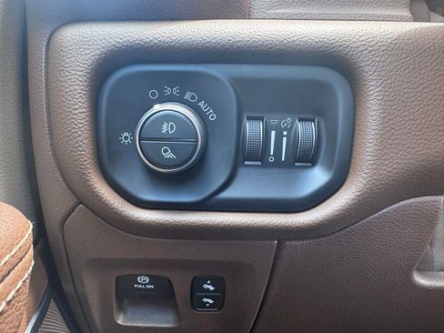 Used 2019 RAM 1500 Laramie AWD/4WD image 30