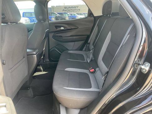 Used 2025 Chevrolet TrailBlazer LT AWD/4WD image 8