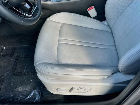 Certified 2025 Kia Sorento EX FWD image 19