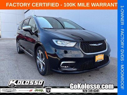 Certified 2025 Chrysler Pacifica Pinnacle w/ Trailer Tow Group