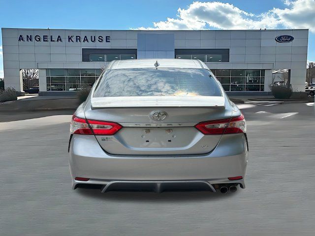 Used 2020 Toyota Camry SE FWD image 6
