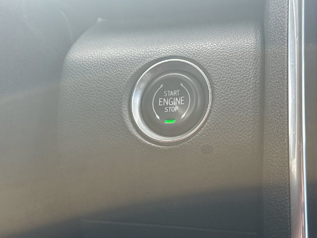 Used 2025 GMC Acadia Denali w/ LPO, Floor Liner Package FWD image 21