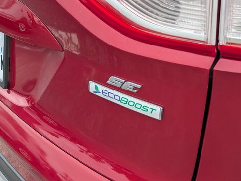 Used 2015 Ford Escape SE FWD image 12