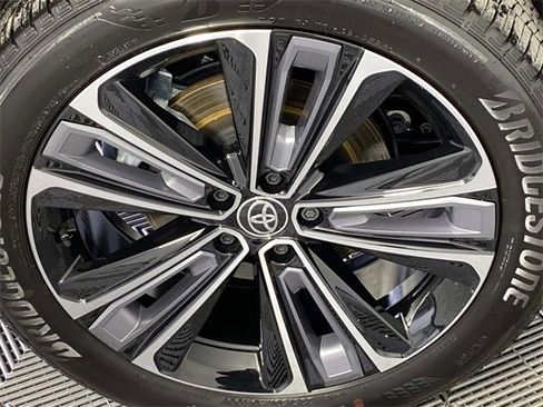 Used 2024 Toyota bZ4X Limited image 31