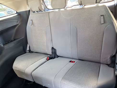 Certified 2025 Toyota Sienna LE image 46