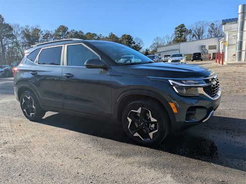 Used 2025 Kia Seltos EX w/ EX Sunroof Package image 2