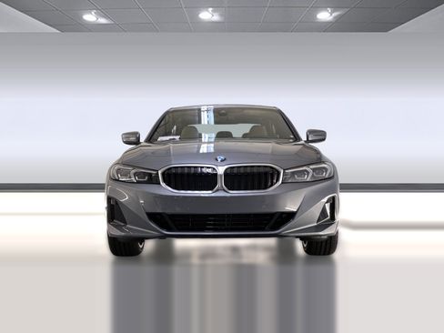 Used 2026 BMW 330i Sedan w/ Premium Package RWD image 5