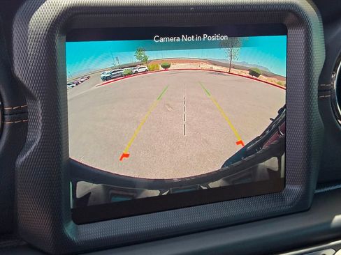 Used 2021 Jeep Wrangler Unlimited Sahara AWD/4WD image 18