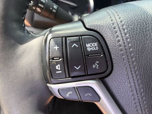 Used 2019 Toyota Highlander Limited Platinum AWD/4WD image 19