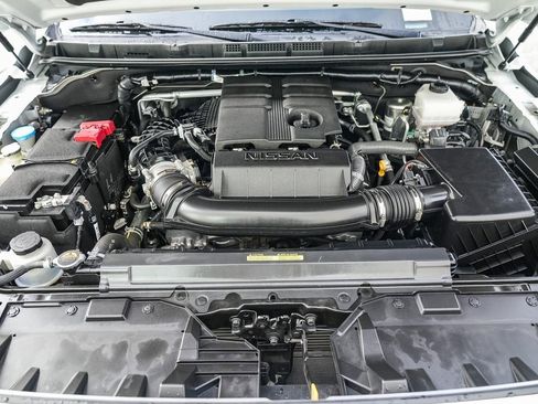 Used 2024 Nissan Frontier SV image 25