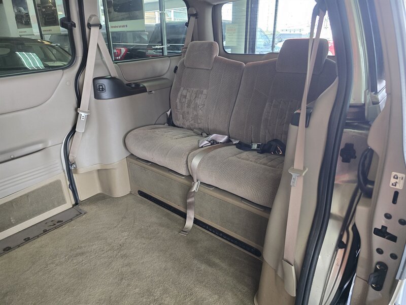 Used 2004 Pontiac Montana Extended w/ Convenience Package #1 FWD image 10