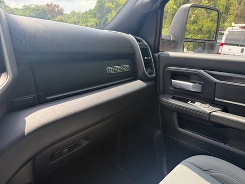 Used 2024 RAM 3500 Big Horn AWD/4WD image 25