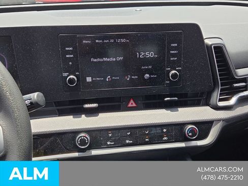 Used 2025 Kia Sportage LX FWD image 17