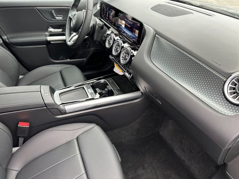 Used 2025 Mercedes-Benz GLA 250 image 16