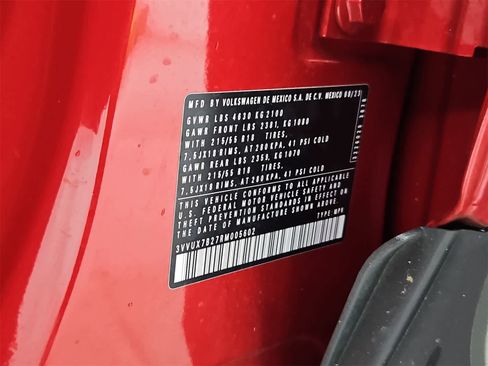 Certified 2024 Volkswagen Taos SE image 36