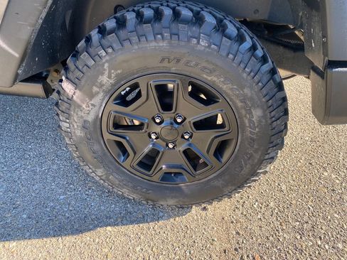 Used 2018 Jeep Wrangler Sport image 26