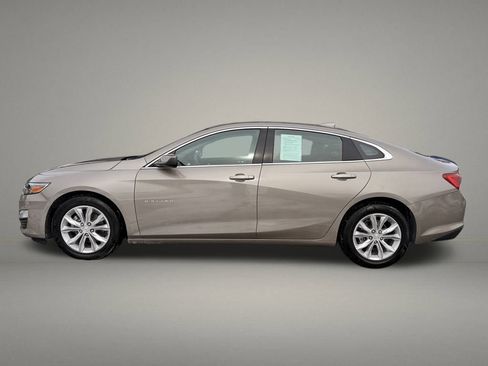 Used 2023 Chevrolet Malibu LT image 2