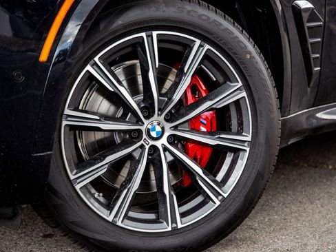 New 2026 BMW X5 xDrive40i w/ M Sport Package AWD/4WD image 9
