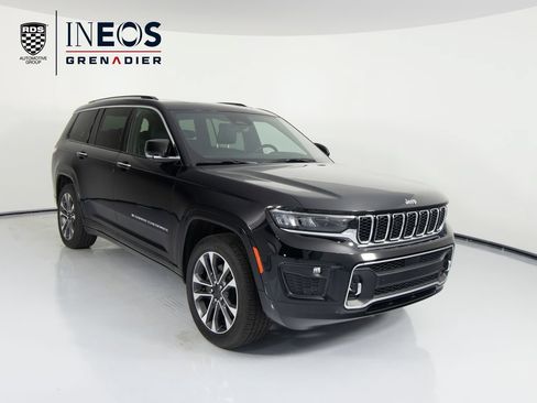 Used 2022 Jeep Grand Cherokee L Overland w/ Luxury Tech Group IV AWD/4WD image 5