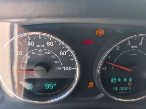 Used 2012 Jeep Wrangler Unlimited Sport w/ Max Tow Pkg AWD/4WD image 16