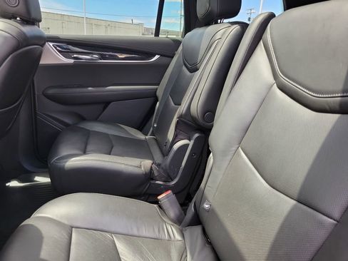 Used 2020 Cadillac XT6 Premium Luxury AWD/4WD image 11