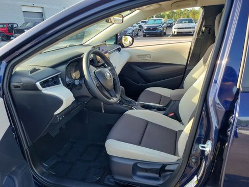 Used 2025 Toyota Corolla LE image 15