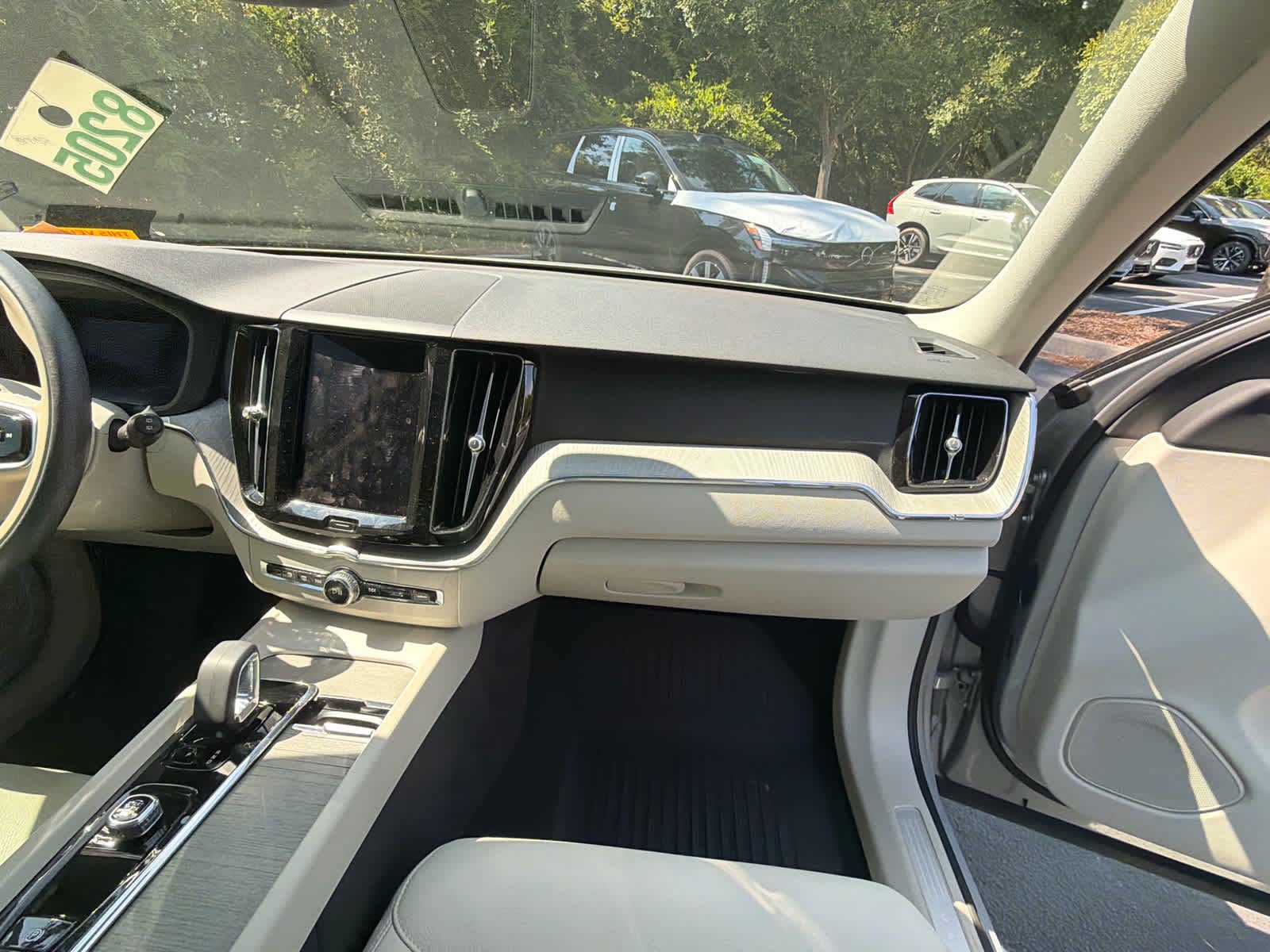 Used 2024 Volvo XC60 B5 Plus w/ Protection Package Premier AWD/4WD image 20