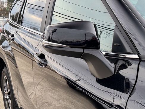 Used 2023 Toyota Highlander XLE image 10