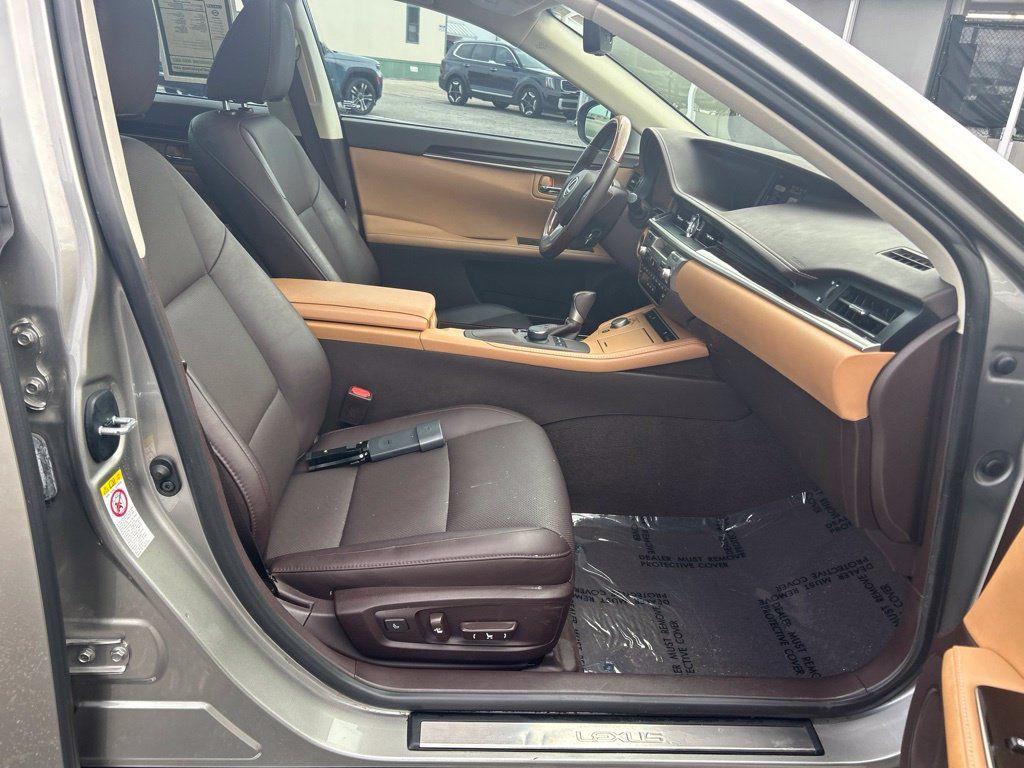Used 2018 Lexus ES 350 w/ Premier Package FWD image 22