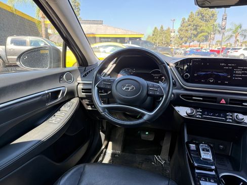 Used 2023 Hyundai Sonata Limited image 22