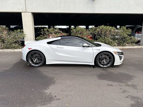 Used 2017 Acura NSX image 3