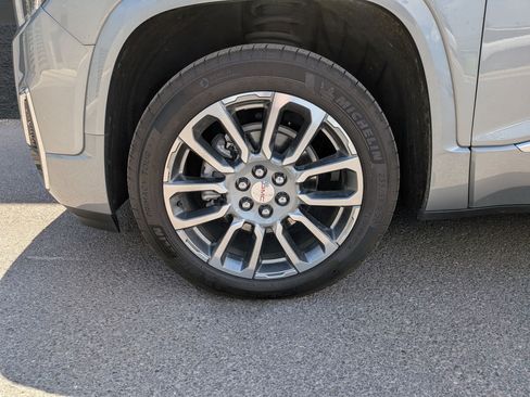 Used 2023 GMC Acadia Denali w/ Denali Technology Package AWD/4WD image 11