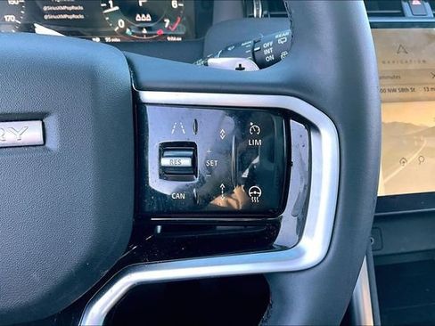 Used 2024 Land Rover Discovery Sport S image 19