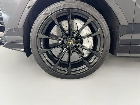 Used 2020 Lamborghini Urus AWD/4WD image 33