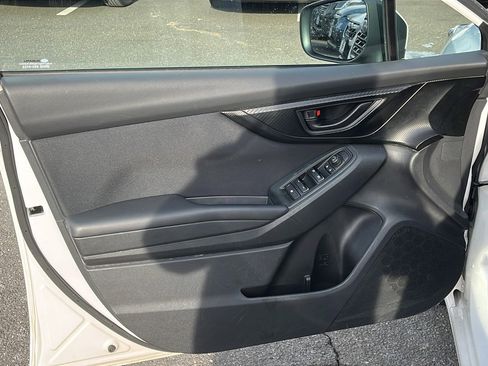 Used 2017 Subaru Impreza 2.0i Premium image 11