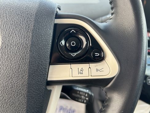Used 2018 Toyota Prius Prime Premium FWD image 25