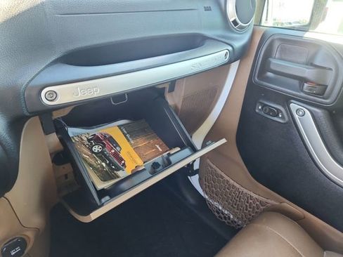 Used 2012 Jeep Wrangler Unlimited Rubicon w/ Dual Top Group image 43