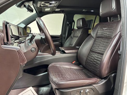 Used 2023 Cadillac Escalade Premium Luxury Platinum AWD/4WD image 24