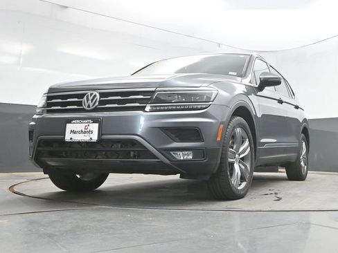 Used 2018 Volkswagen Tiguan SEL Premium AWD/4WD image 37