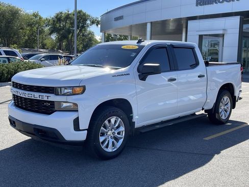 Used 2020 Chevrolet Silverado 1500 Custom w/ Custom 2.7L Value Package AWD/4WD image 3