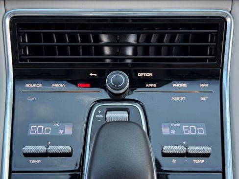 Used 2023 Porsche Panamera 4S w/ Sportdesign Package image 35